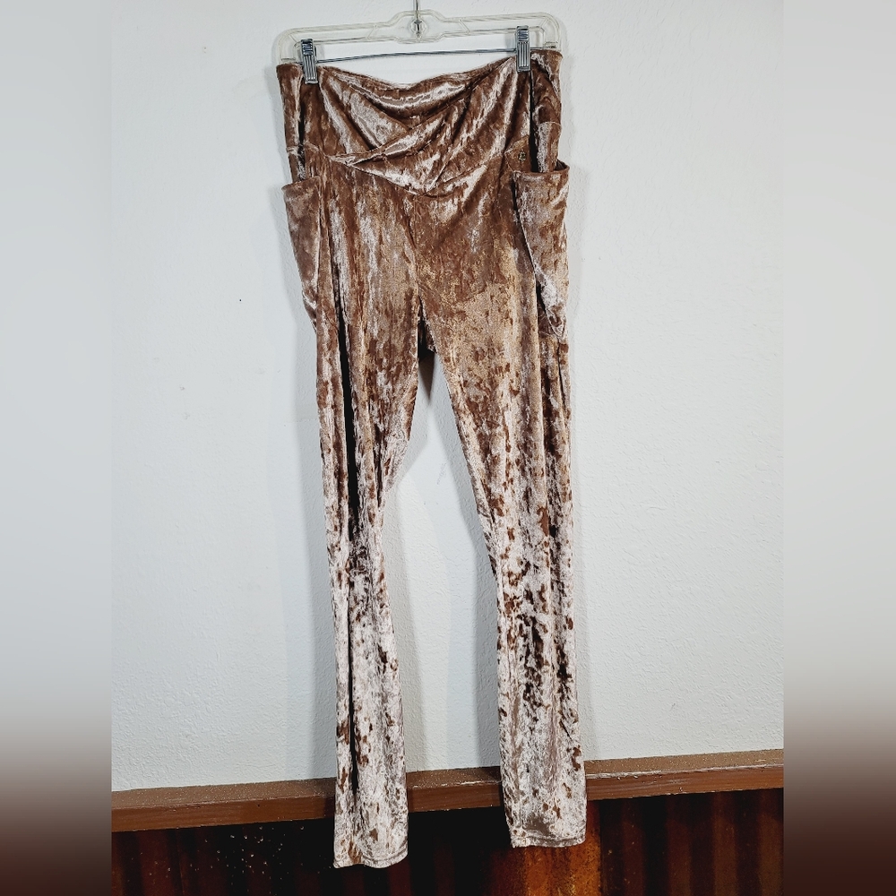 Fabletics Go-To Crushed Velour Wide Leg Pant Set, Size XL - Picture 7 of 8